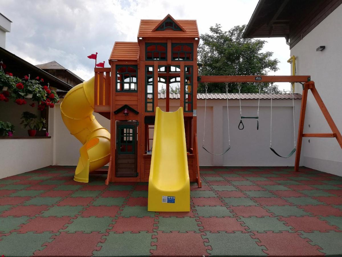 Hotel Buchenland Gura Humorului Luaran gambar