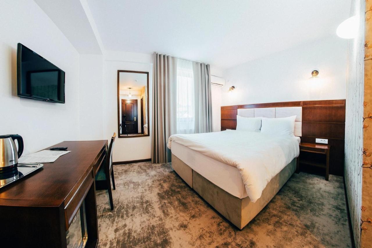 Hotel Buchenland Gura Humorului Luaran gambar