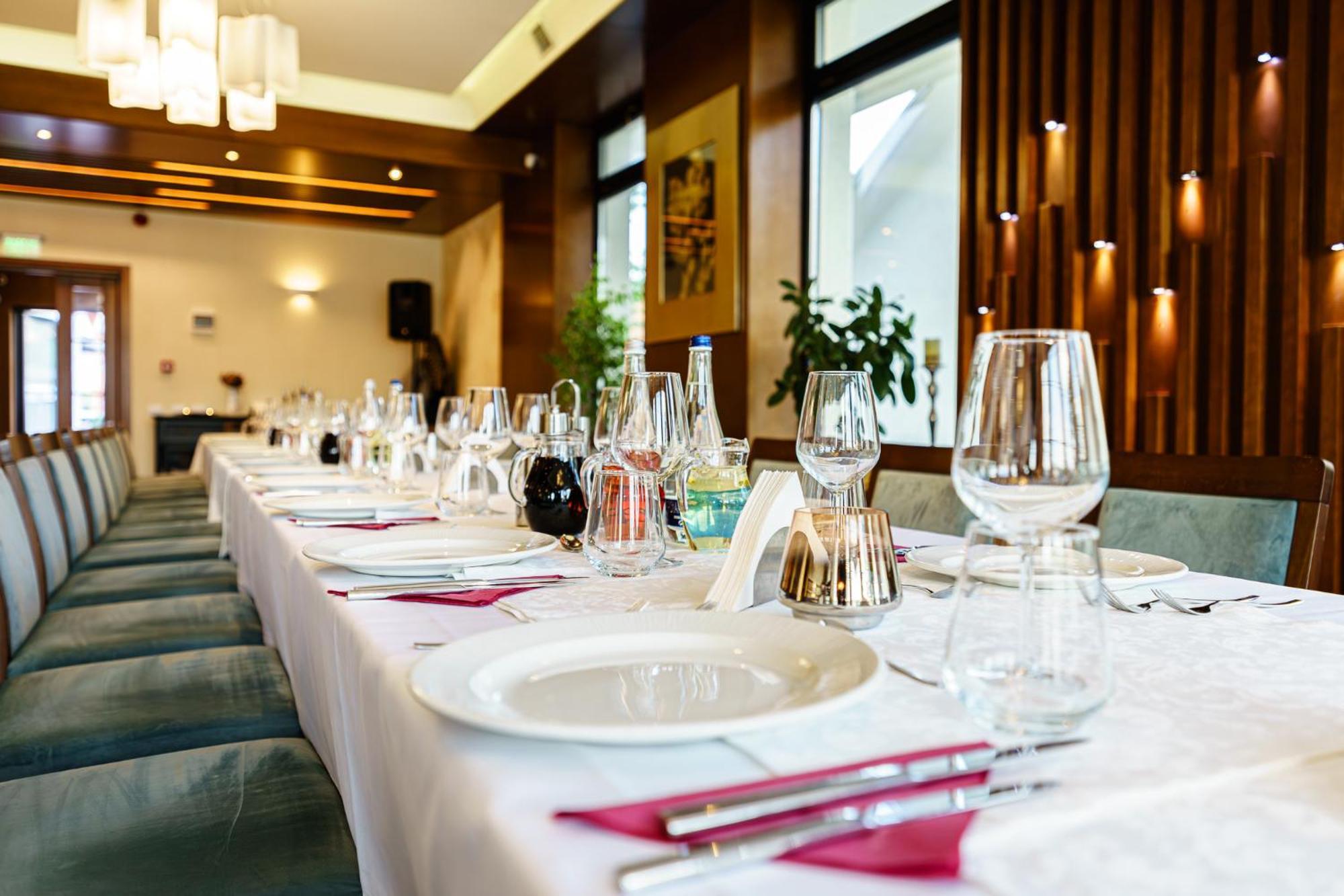 Hotel Buchenland Gura Humorului Luaran gambar