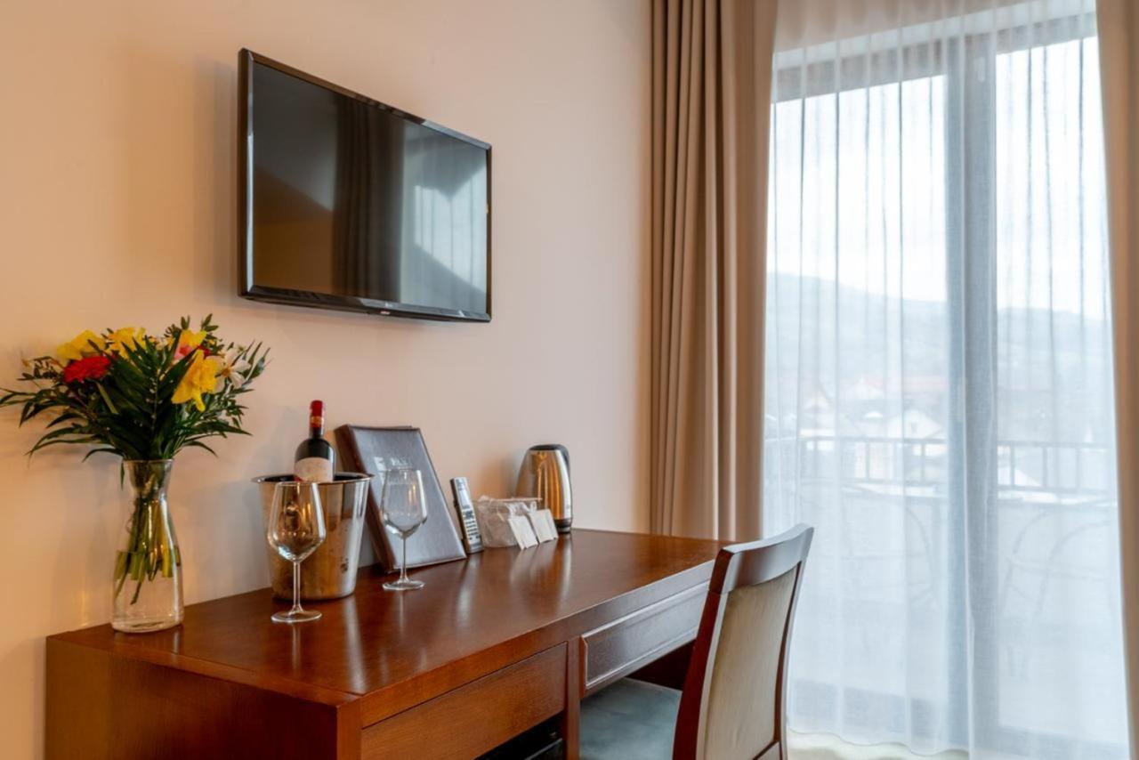 Hotel Buchenland Gura Humorului Luaran gambar