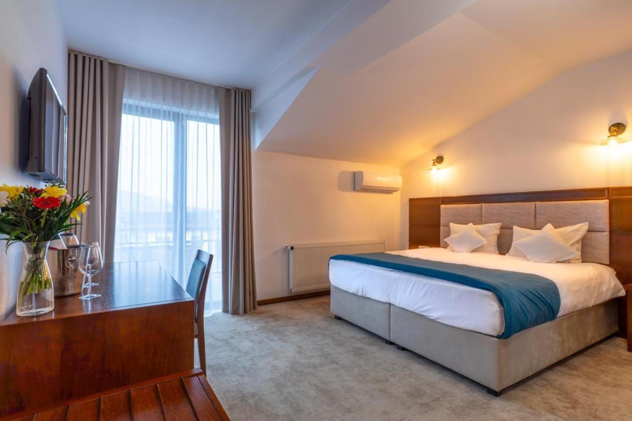 Hotel Buchenland Gura Humorului Luaran gambar