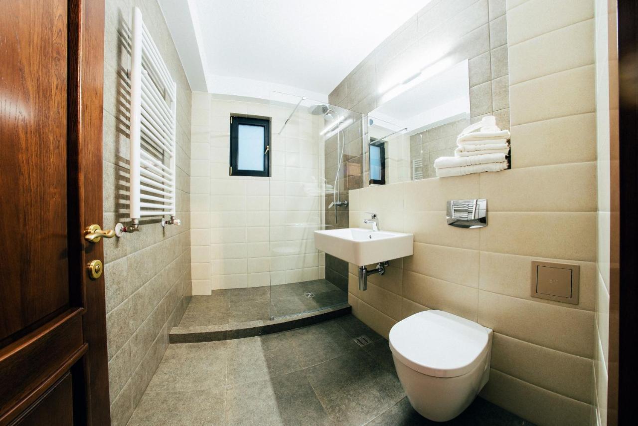 Hotel Buchenland Gura Humorului Luaran gambar
